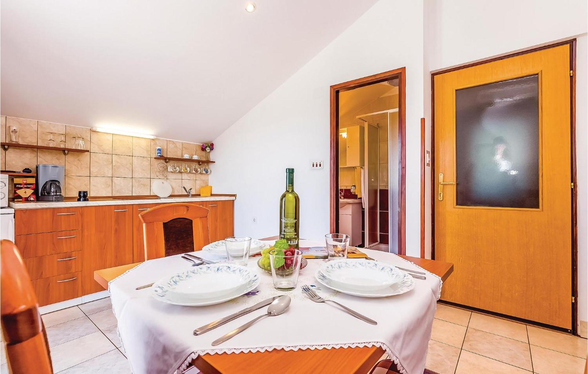 Lovely Apartment In Krk With Wifi Brzac Екстериор снимка