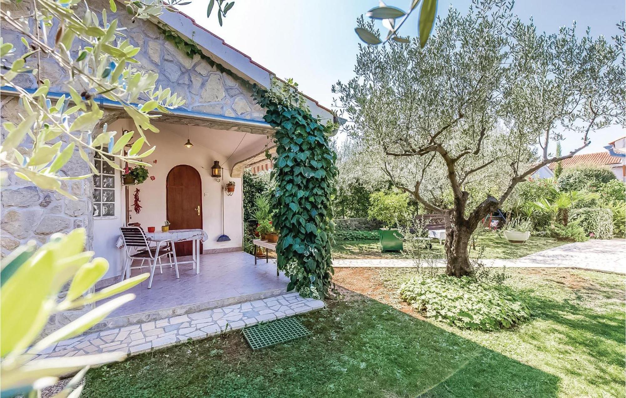 Lovely Apartment In Krk With Wifi Brzac Екстериор снимка