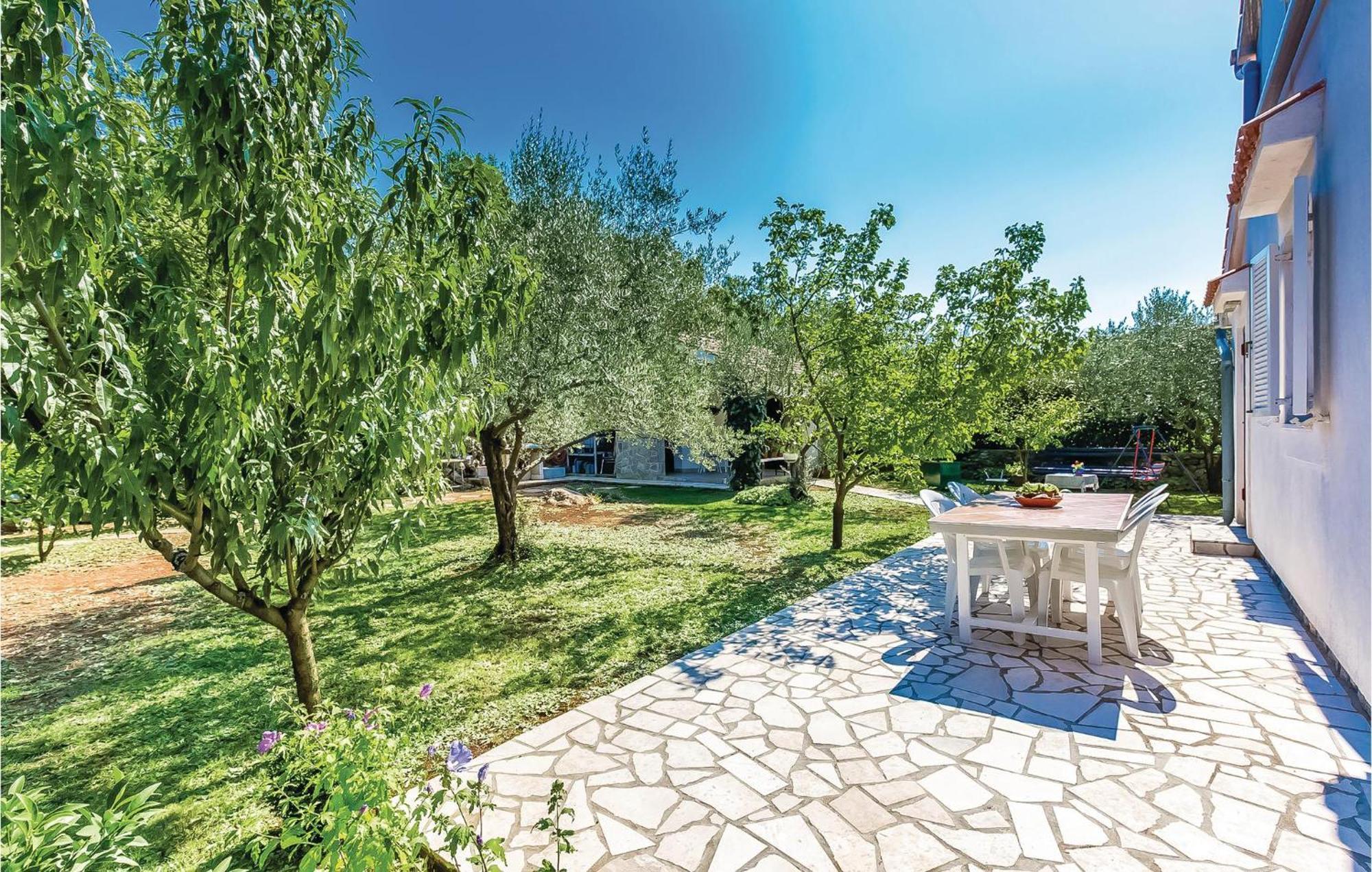 Lovely Apartment In Krk With Wifi Brzac Екстериор снимка